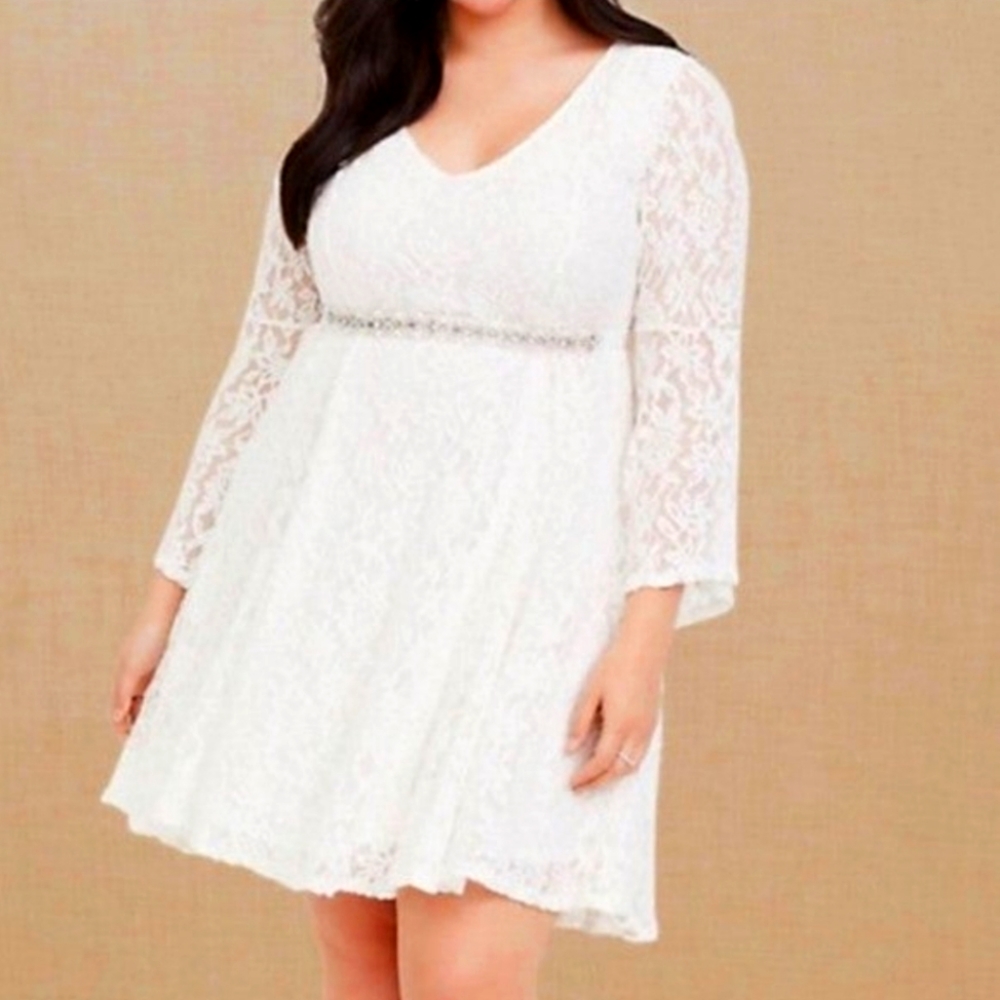 NWT Torrid lace dress and belt!